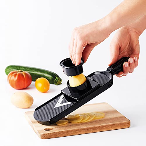 mastrad-f22000-mandoline-main-lame-v-ajustable-de-1-3-mm-noir image 6