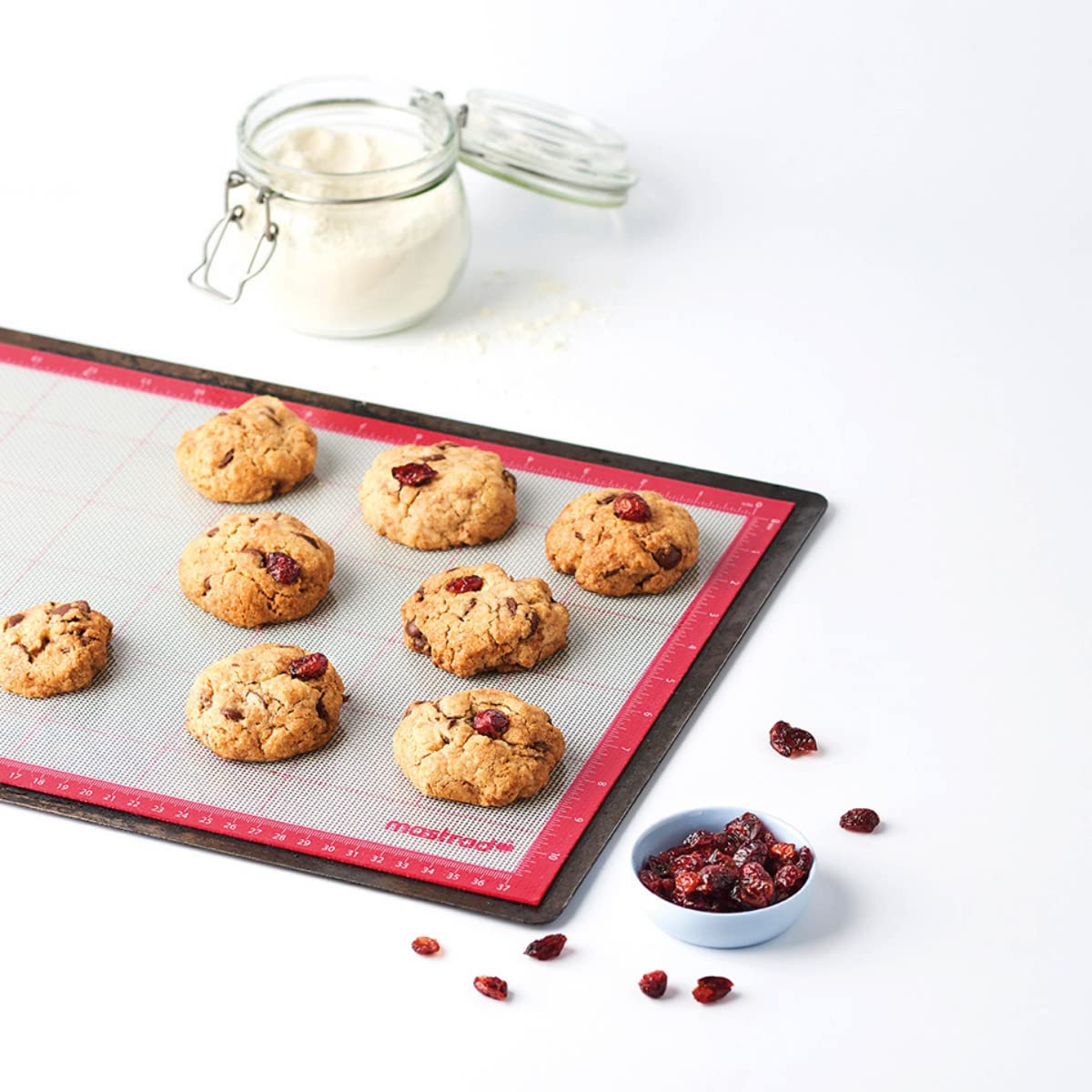 mastrad-tapis-de-cuisson-silicone-30x40-cm-anti-adh-sif-rouge-transparent-passe- image 4