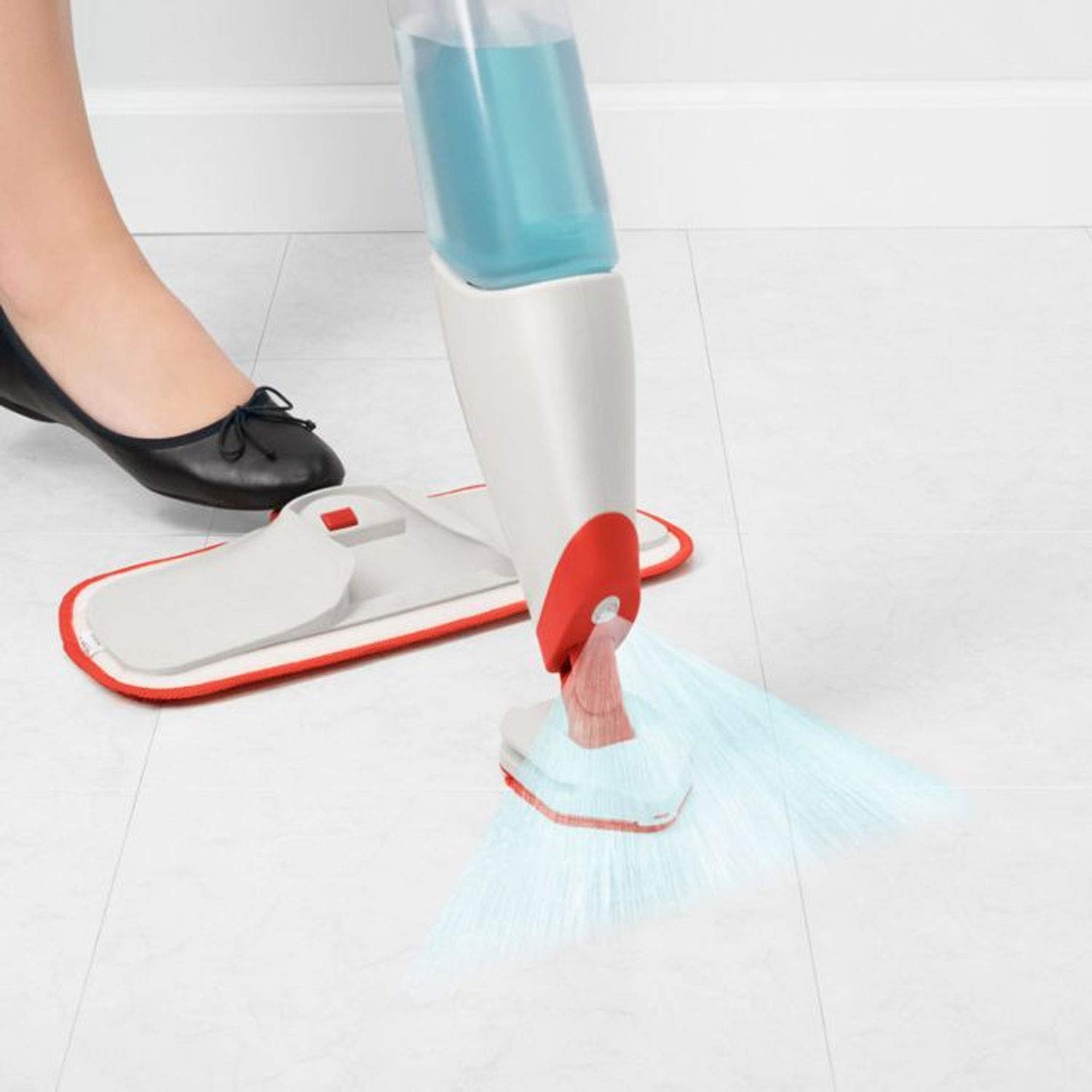 oxo-good-grips-balai-vaporisateur-en-microfibre-avec-grattoir-escamotable-t-te-p image 6