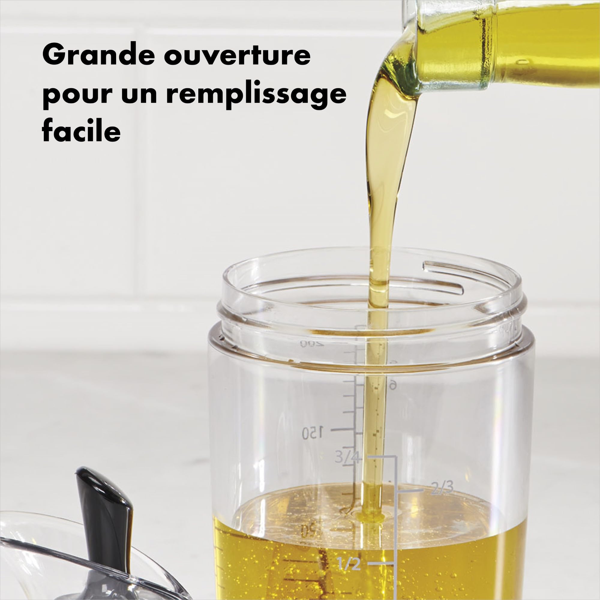 oxo-good-grips-shaker-vinaigrette-350-ml-transparent-noir-bec-verseur-anti-fuite image 5