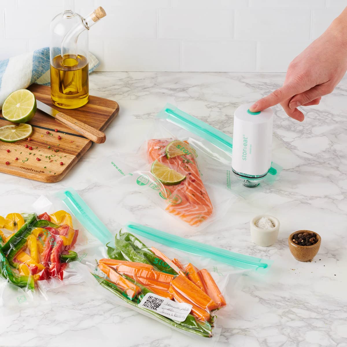mastrad-stor-eat-sac-sous-vide-r-utilisable-lot-de-10-sacs-26-x-28-cm-3-l-avec-d image 6