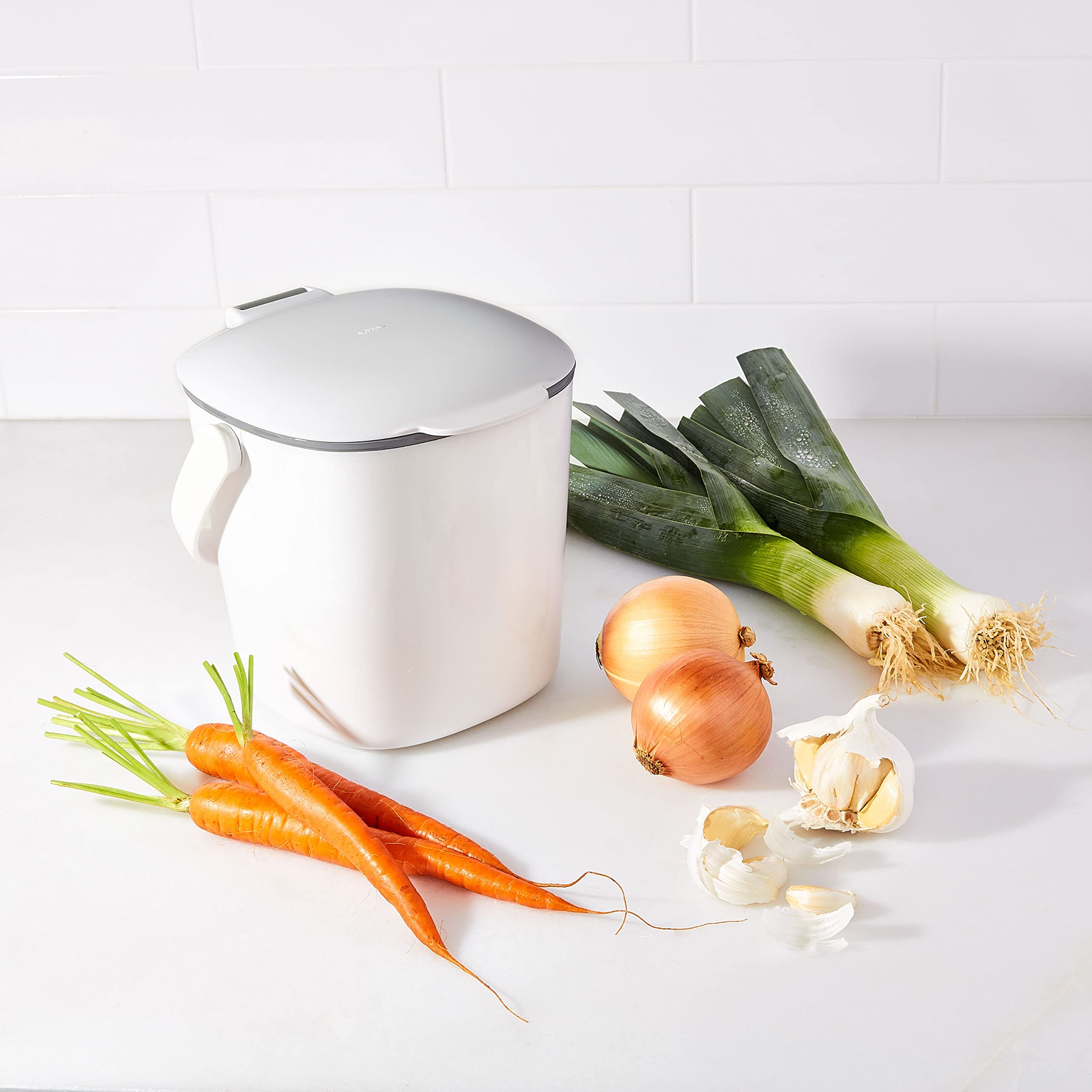 oxo-good-grips-bac-compost-2-8-l-couvercle-rabattable-anti-odeurs-poign-e-rotati image 7