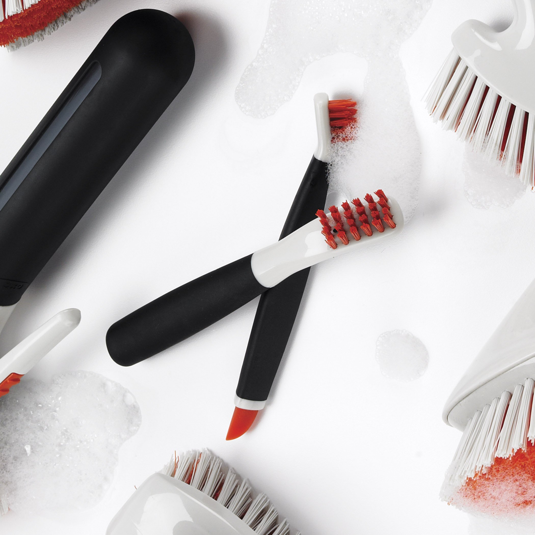 oxo-good-grips-ensemble-de-2-brosses-de-nettoyage-profond-en-acier-inoxydable-av image 7